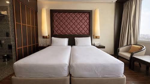 Clarks Avadh, Lucknow