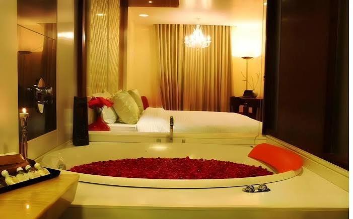 Aura Hotel