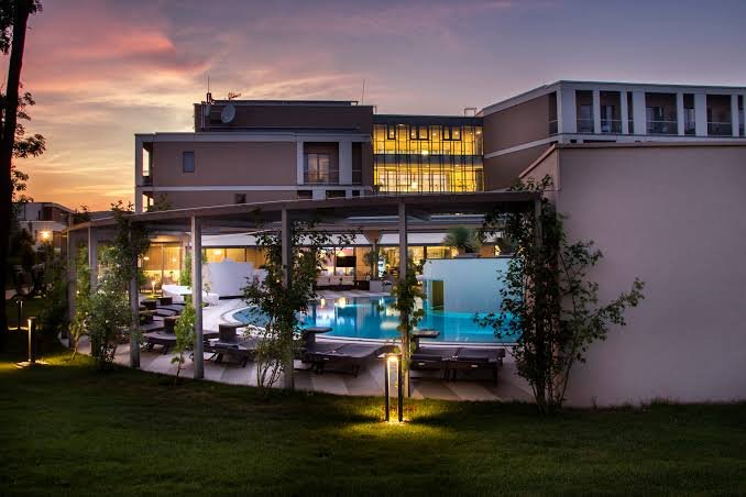 Aura Hotel