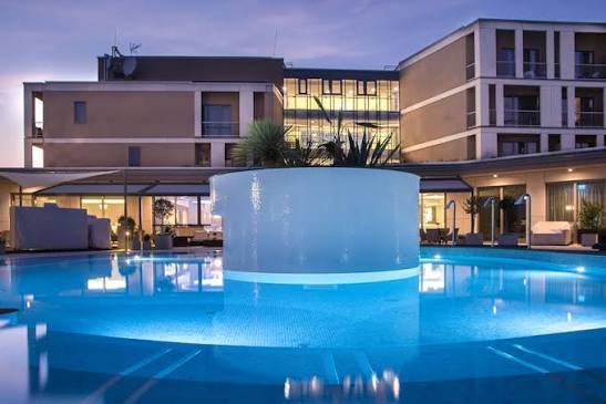 Aura Hotel